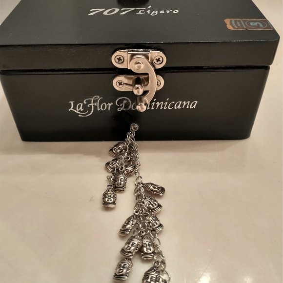 Original Suenos de Saundra Upcycled Black & Silver 707 Cigar Box Purse - Picture 3 of 13